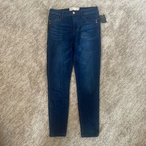 Altar’d State- Mid Rise Ankle Skinny- Size 7